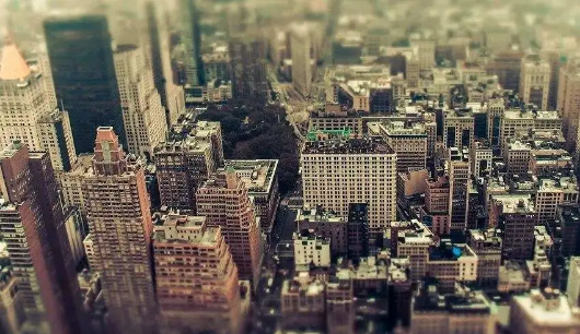 原以为的楼市回暖，却变成地产内卷“战场”！房企迎来新一轮的大洗牌！